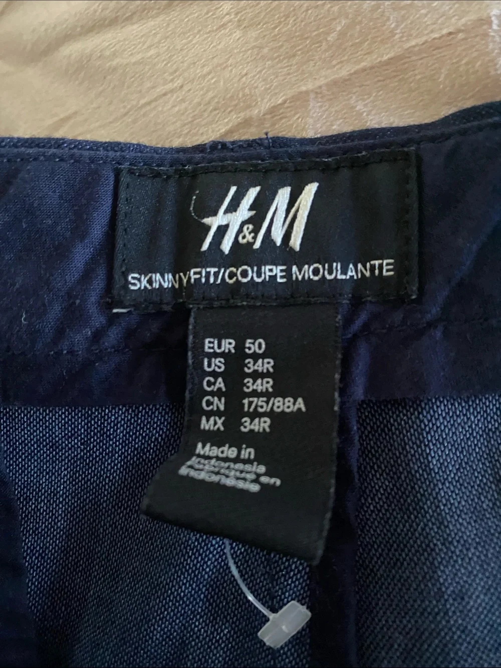 H&M Slim-Fit Linen-Blend Suit Pants in dark navy blue.
